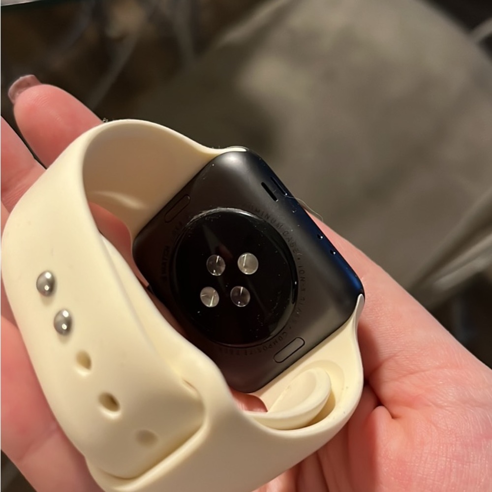 Apple watch - Picture 2 of 3
